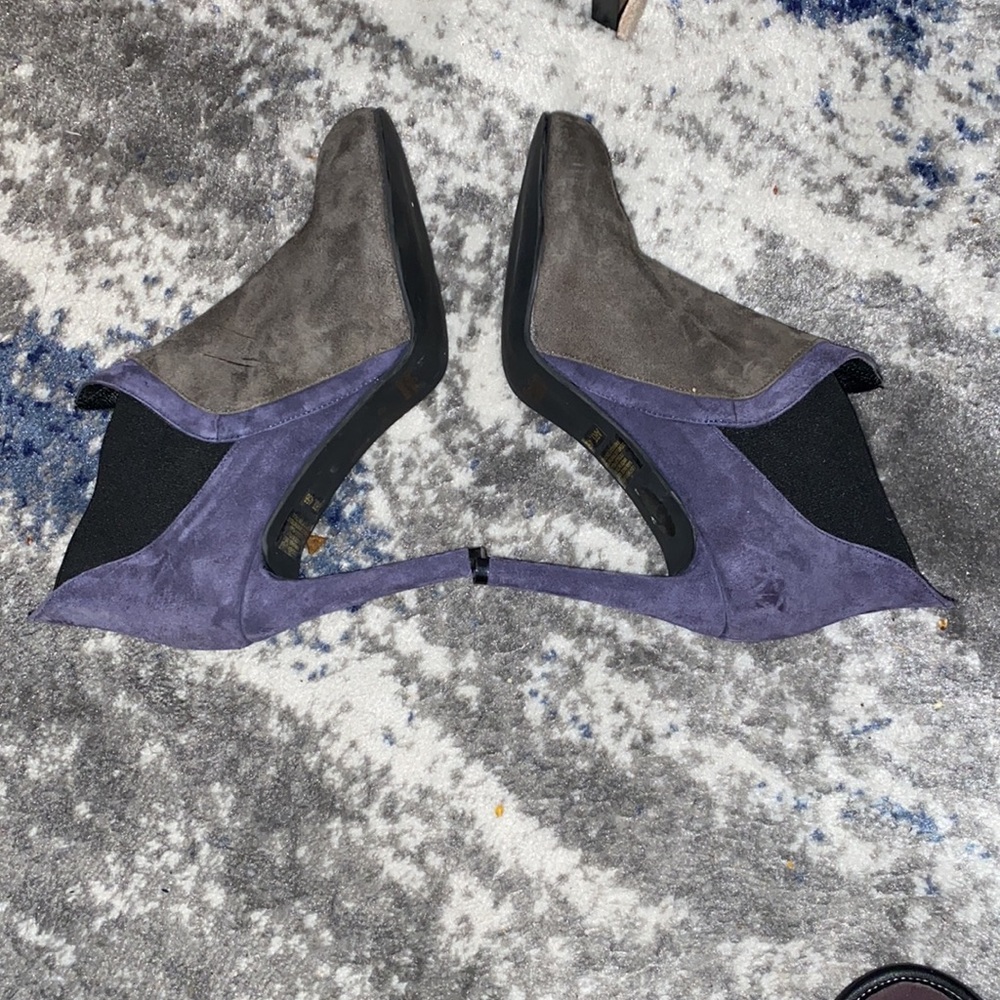 Vera Gamma Suede Ankle Boot - Picture 4 of 10